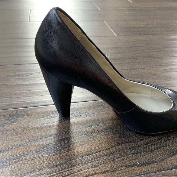 Vianni Collection Size 7 Black Leather 4 Inch High Heels - Picture 7 of 11